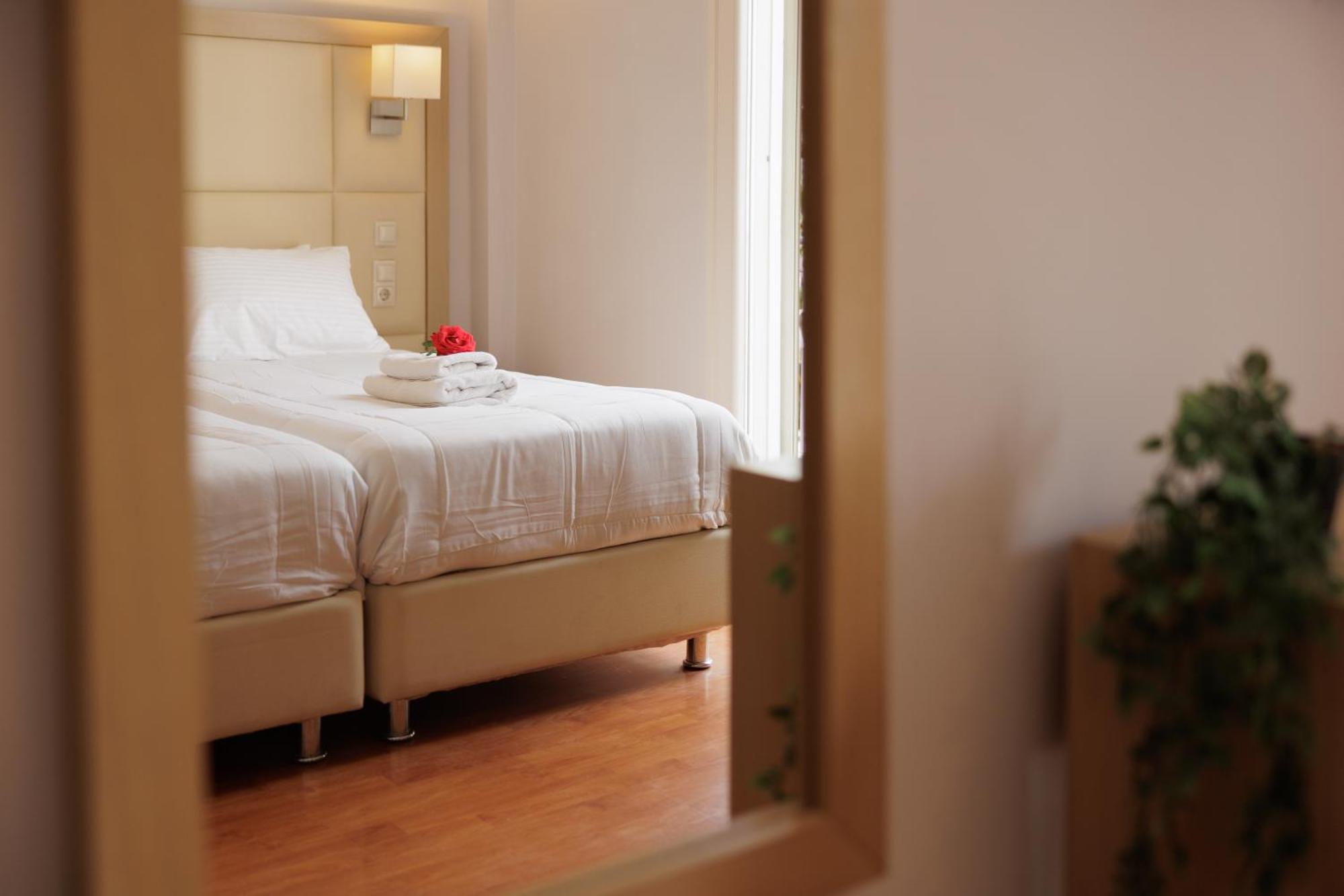 Santos Luxury Apartments Dassia  Oda fotoğraf