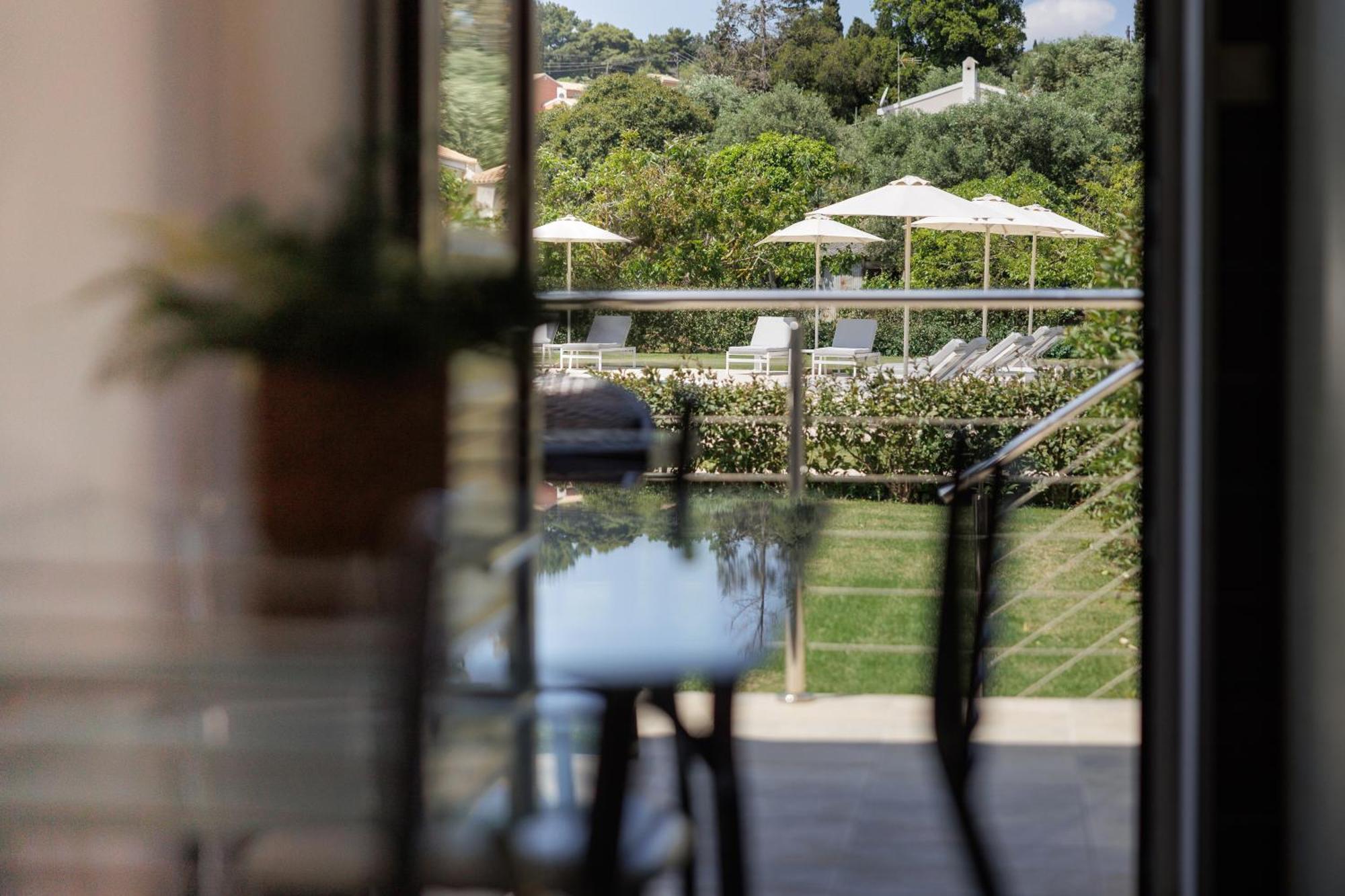 Santos Luxury Apartments Dassia  Oda fotoğraf